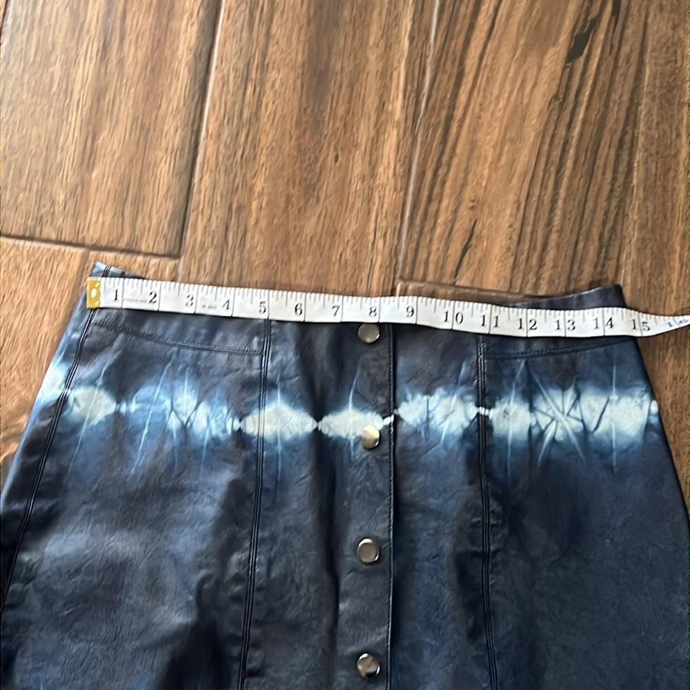 ZARA FAUX LEATHER TIE DYED MINI SKIRT ….. 379 - Picture 7 of 10